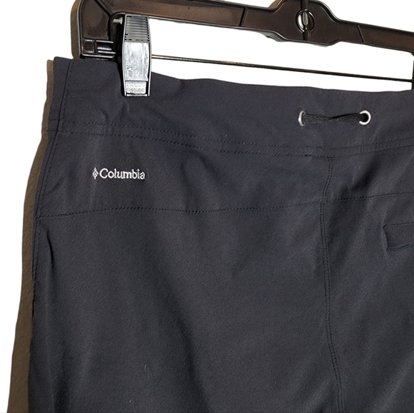 Columbia black active stretch long shorts - Picture 7 of 15